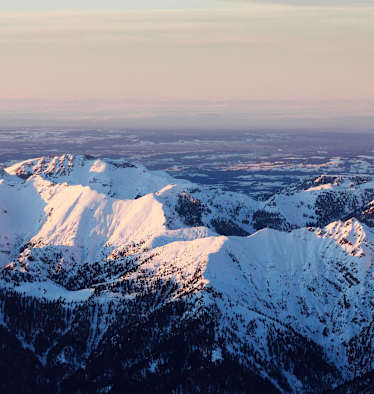 Bayern: Blick in die Ammergauer Alpen mit der Hochplatte