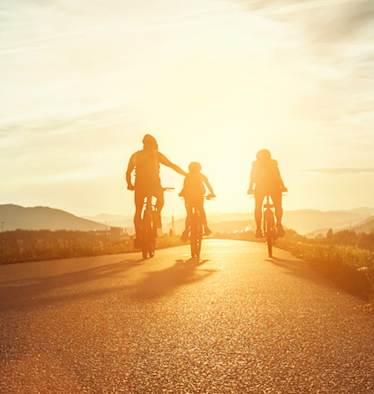 Microadventures sind eine tolle Möglichkeit, um dem Alltag zu entfliehen und unvergessliche Momente mit der Familie zu erleben.