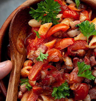 Camping Rezept Pasta Tomaten Speck Bohnen