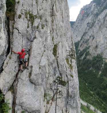 Luftige Kletterei in der Blechmauer