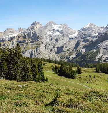 Tolle Bergpanorama im Sonnenschein.