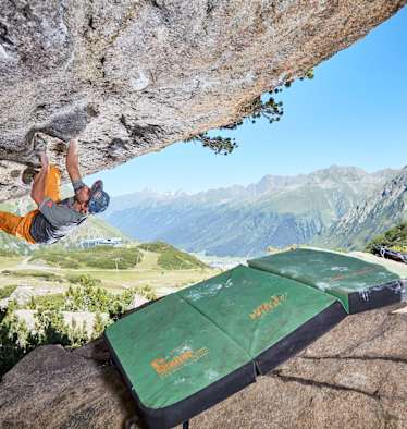 Bernd beim Bouldern im Silvapark