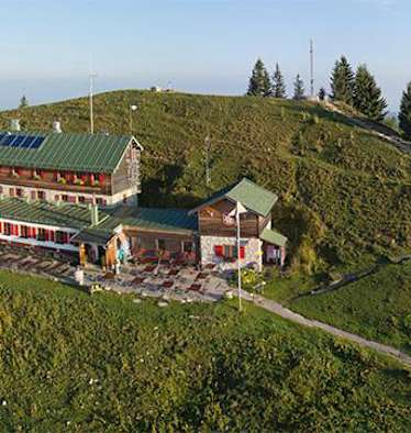 Brauneck-Gipfelhaus in Bayern