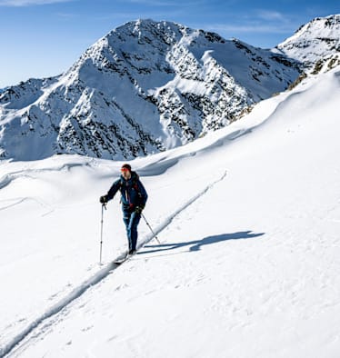 Skitourengeher Stubaier Gletscher