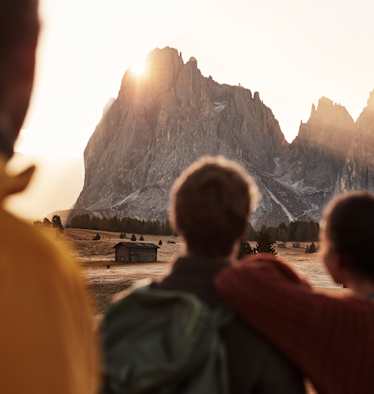Von der Sonne geküsst: Die markanten Bergformationen der Dolomiten.