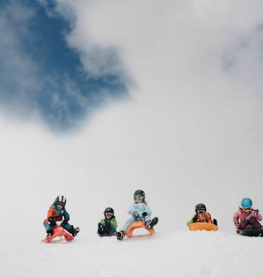 Zum Fürchten süß - Rodelrennen hoch über dem Zillertal.