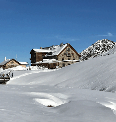 Die Franz-Senn-Hütte in den Stubaier Alpen