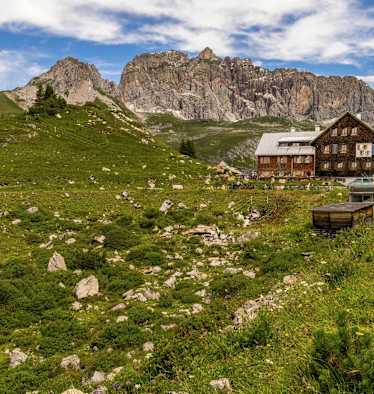 Freiburger Hütte im Lechquellengebirge in Vorarlberg