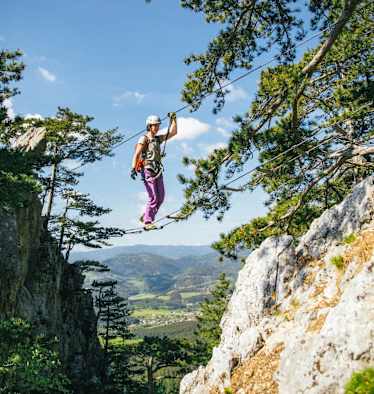 Eine horizontale Sprossenleiter sorgt für extra Adrenalin