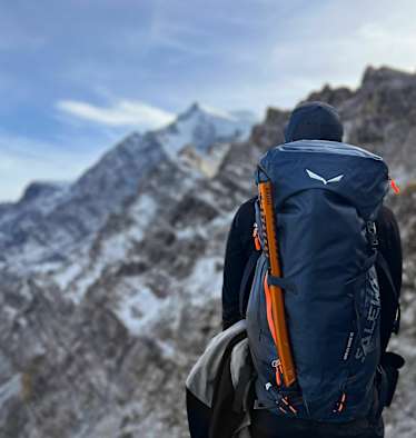 Bergwelten-Redakteur Daniel Kubera am Weg auf den Ortler
