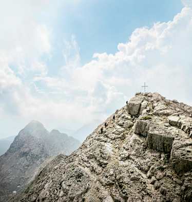 Auf den letzten Metern zum Gipfel des Hochtor (2.369 m)