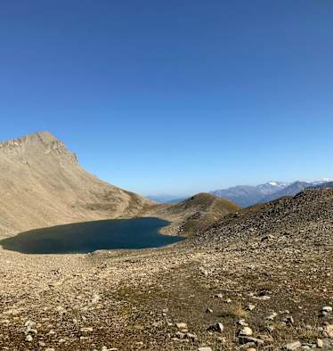 Der Junssee in den Tuxer Alpen liegt auf 2.665 m.