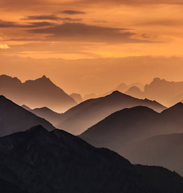 Karwendelspitze und Wettersteingebirge im Abendrot