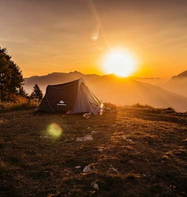 Der Sonnenaufgang vor dem Zelteingang