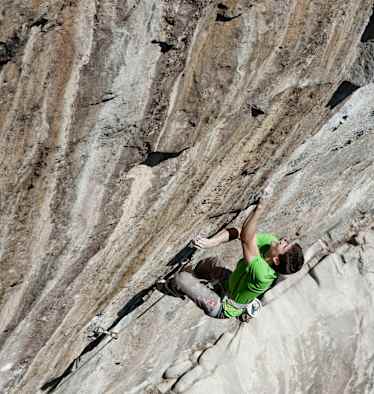 Kilian Fischhuber steil am Weg in der "Bergstation", Zillertal