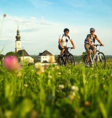 Auf dem Tauernradweg nördlich der Landeshauptstadt Salzburg