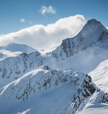 Der markante Gipfelstock über dem Gletscherskigebiet Kitzsteinhorn