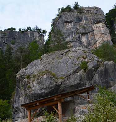 Im Klettergarten Kanzianiberg in den Karawanken in Kärnten