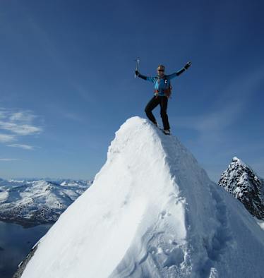 Skitourengehen im hohen Norden: Auf dem Gipfel des Trollsadellen