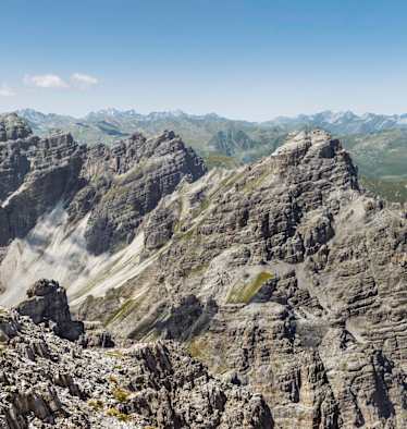 Dolomitenähnlich gestalten sich die Kalkkögel in der Nähe von Innsbruck