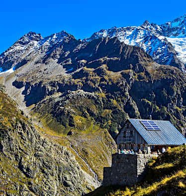 Die Windegghütte (1.880 m) in den Urner Alpen