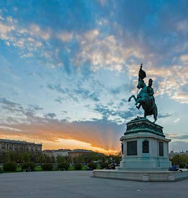 Nacht der 1000 Zelte: Auf dem Wiener Heldenplatz biwakieren und ein Zeichen für den Klimaschutz der Berge setzen