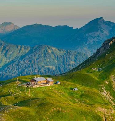 Die Fiderepasshütte (2.070 m) in den Allgäuer Alpen