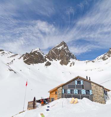 Die Tuoihütte in der Schweiz
