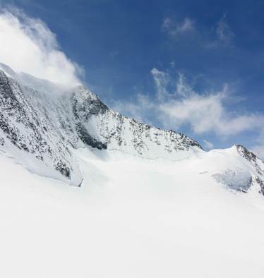 Dafür kann man nicht früh genug planen: Der Gipfel des Großvenedigers (3.666 m) ist ein beliebtes Skihochtourenziel im Frühjahr