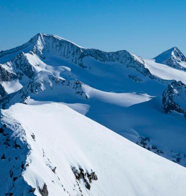 Dafür kann man nicht früh genug planen: Der Gipfel des Großvenedigers (3.666 m) ist ein beliebtes Skihochtourenziel im Frühjahr 