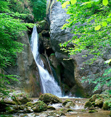 Gerade an heißen Sommertagen ein beliebtes Ausflugsziel: Der Rinnerberger Wasserfall im Nationalpark Kalkalpen
