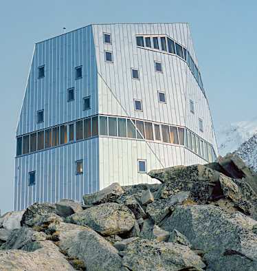 Die moderne Monte-Rosa-Hütte im Wallis - eine Hütte der Zukunft