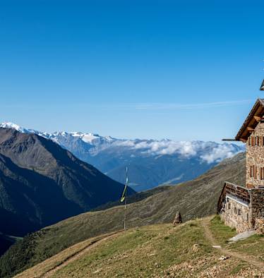 Die Hütte vor atemberaubenden Panorama.