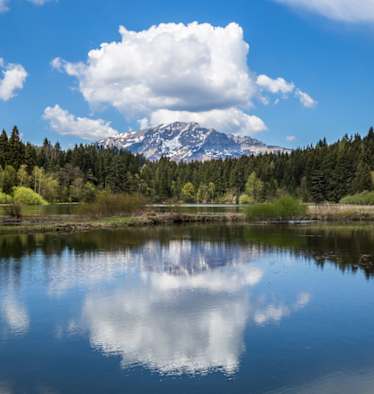 Wandern in der Ötscherregion, der Erlaufstausee mit dem Ötscher im Hintergrund