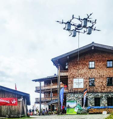 Die E-Drohne hebt ab: Pilotflug an der Pinzgauer Hütte bei Zell am See in Salzburg