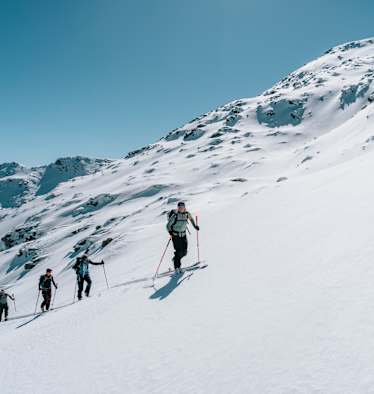 So misst du die Hangneigung im Gelände
