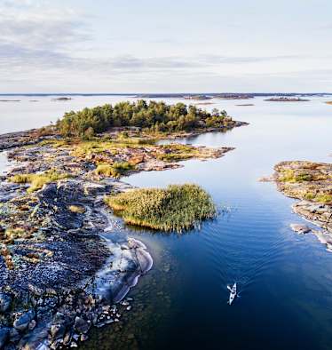 Die Weite findet man nicht nur in der Ferne: Kajaken im schwedischen Lurö-Archipel