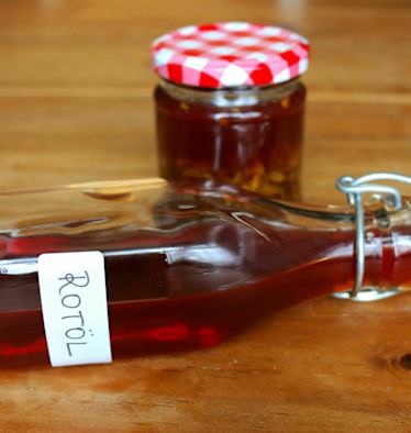 Rotöl aus Johanniskraut