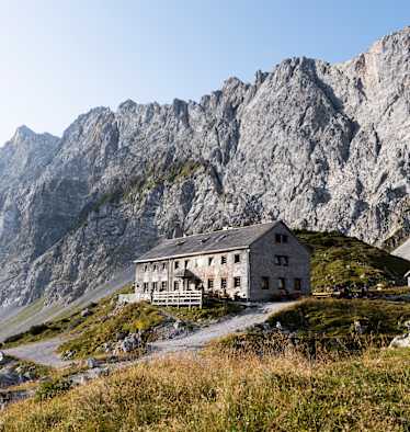 Die Lampsenjoch Hütte im Karwendel