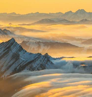 Gipfelblick: Aussicht vom Säntis in den Appenzeller Alpen