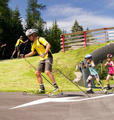 Sportfans kommen hier voll auf ihre Kosten: Skiroller in Seefeld 
