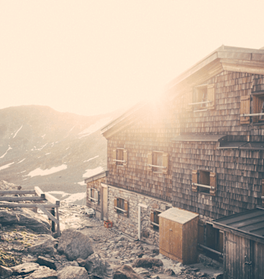 Die Similaunhütte ist eine idealer Ausgangspunkt für Skihochtouren im Frühling