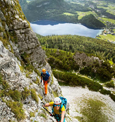Die Kletterer am Weg zum Gipfel.