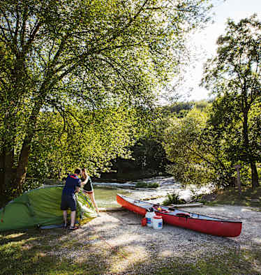 Mit dem Kanu im Naturpark Altmühltal in Bayern