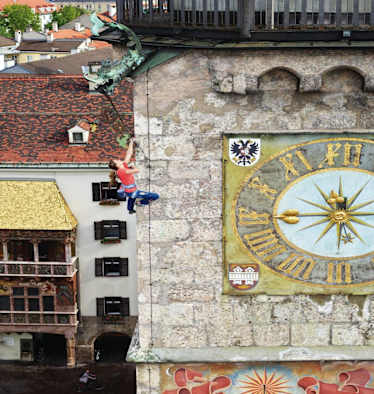 Boulder-Weltmeisterin Anna Stöhr nimmt „Climber's City“ ganz wortwörtlich