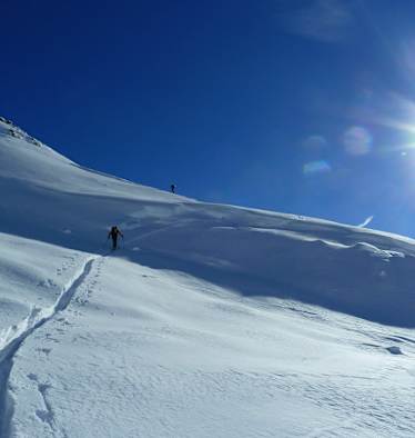 Raus in die Sonne - auch am Nachmittag geht sich eine kleine Skitour aus.