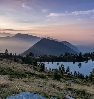 Ein Höhepunkt entlang des Trekking Maggiore ist der Bergsee von Salei (1.924 Höhenmeter), der zum Innehalten und Genießen einlädt.