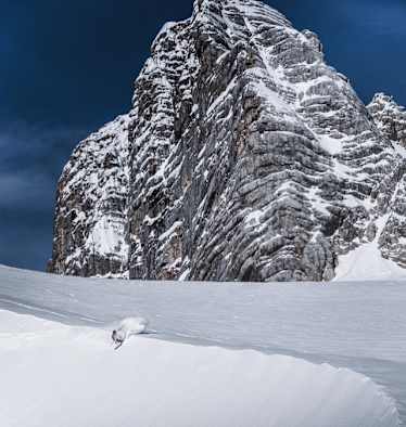 Surfen auf einer gefrorenen Welle, Dachstein Gletscher