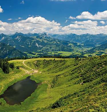 Wandern aufs Wertacher Hörnle in den Allgäuer Alpen: Hörnlesee