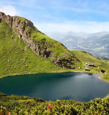 Blick auf den Wildsee und das Wildseeloderhaus von oben.